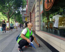 整體幕墻和點式幕墻的不同，建筑幕墻的特點有哪些?